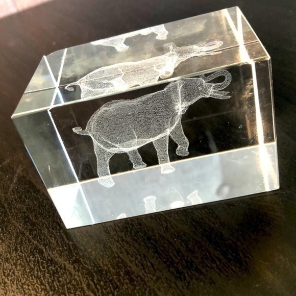 GLASS PAPERWEIGHT | 3D Etched Elephant - Picture 1 of 4